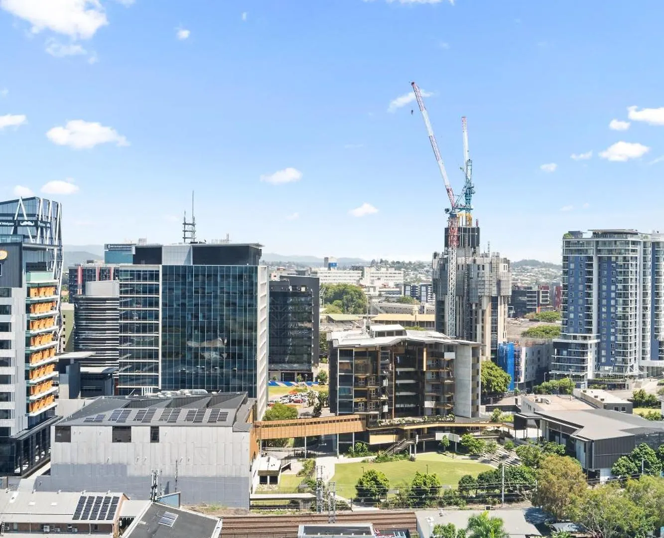 Elegant 2-Bed With Rooftop Dining & Fabulous Views 브리즈번 0*,